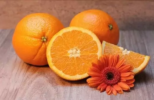 תפוזים ופרח